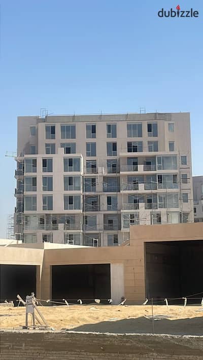 عيادة للبيع بواجهة علي المحور المركزي متشطبة بالتكيفات بمول 205 من شركة اركان بالم الشيخ زايد