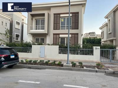 باطلالة خيالية فيلا فاخرة بسعر خاص للبيع في كمبوند Jiwar التجمع - القاهرة الجديدة