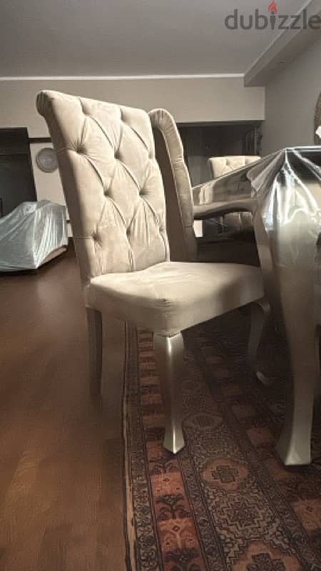 dinning table +chairs 1