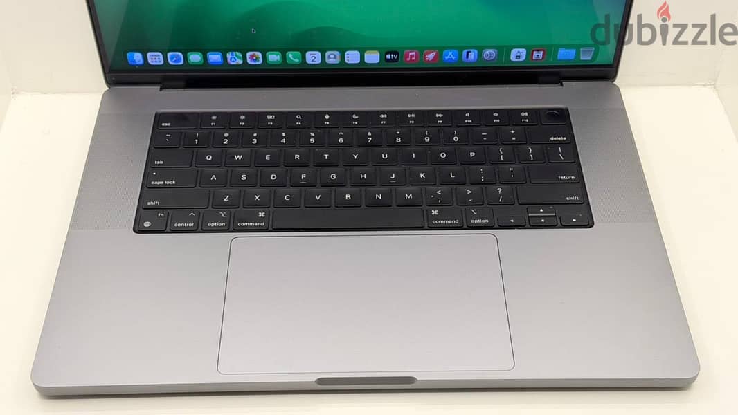 MacBook Pro M2 Pro 16-inch 1