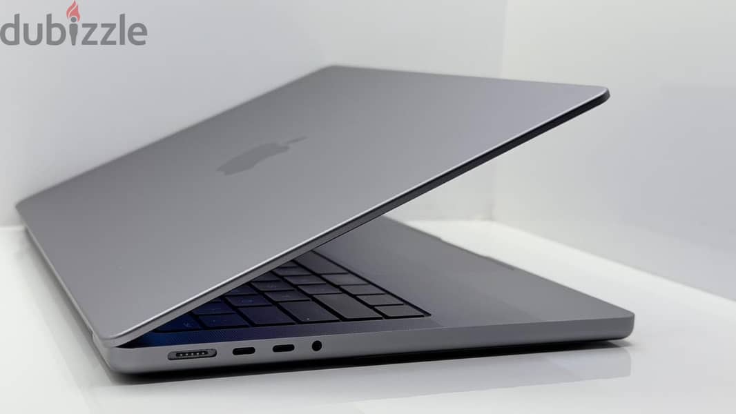 MacBook Pro M2 Pro 14-inch 3