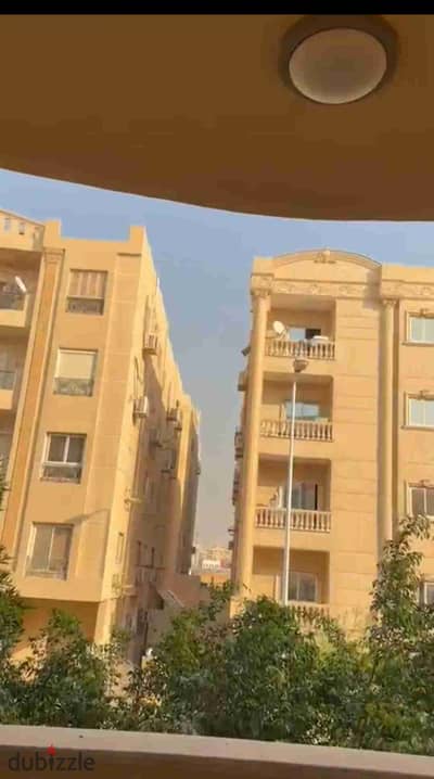 شقة للبيع البنفسج عمارات التجمع الخامس القاهرة الجديدة محور السادات محور محمد نجيب محور يوسف السباعي منطقة خدمات البنفسج الدور الأول واجهة