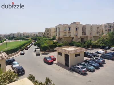 180m² apartment for sale in Hadayek El Mohandeseen compound, Sheikh Zayed, with a very distinctive view.