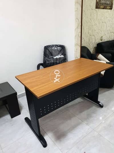 مكتب سكرتاريه ١٢٠