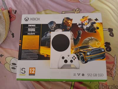 xbox series s gilded hunter bundle 512 GB