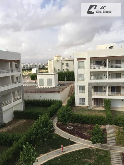 باقل من سعر الماركت ب 200 الف شاليه 2 نوم فيو ع لاجون دايركت وبالقرب من Club House للبيع ف اميز لوكيشن فى قرية امواج الساحل الشمالي Amwaj North Coast