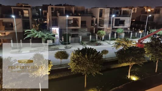 شقة ريسيل 170 مترمتشطبه بكمبوند فيفث سكوير3 غرف نوم جاهزة للسكن المراسم نيو كايرو التجمع الخامس in Fifth Square Al Marasem New Cair