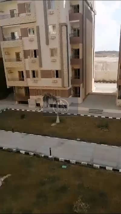للبيع فى كمبوند متميز حيث المساحات الخضراء و دقايق للجامعه الامريكيه و الدائرى و طريق السخنه و منطقه الجامعات و المدارس