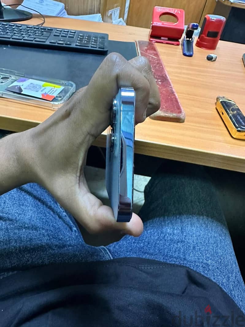 13 برو ماكس 1