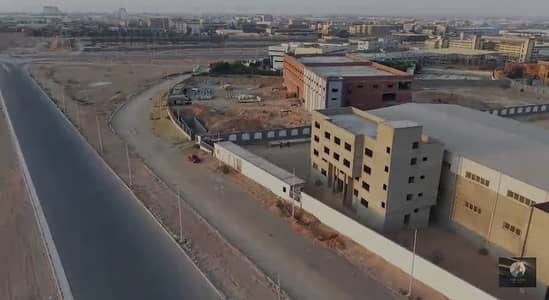 مصنع فى مدينة العاشر من رمضان