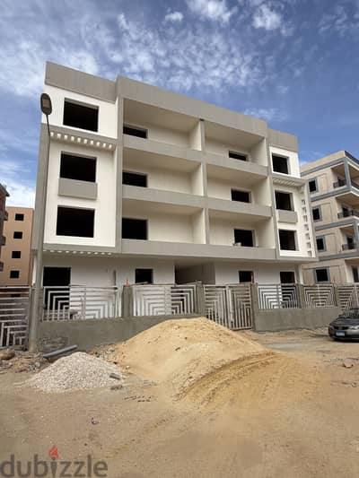 شقة للبيع بيت الوطن الاساسي ٢٧١ م مكان مميز علي ميدان