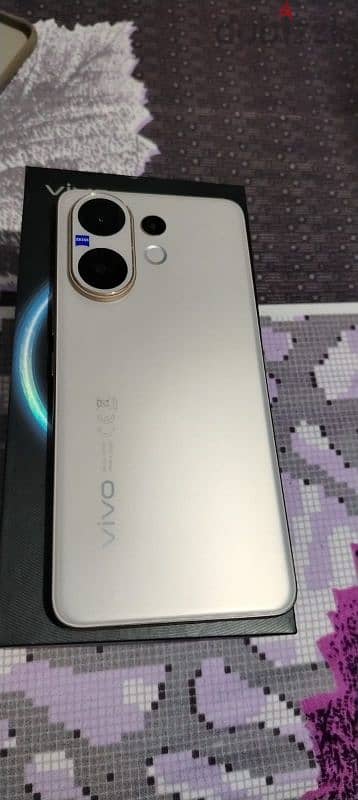 فيفو v60 مساحه ٥١٢ 4