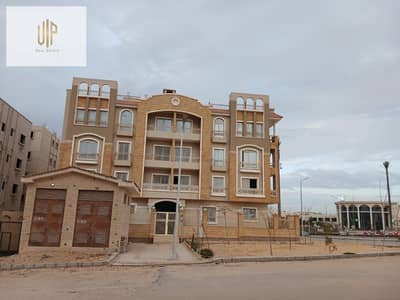 Roof كامل ناصية للبيع علي اهم طريق رئيسي بالتجمع الخامس الاندلس 2 تقاطع محور محمد نجيب و التسعين الجنوبي