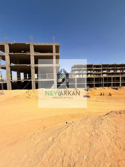 Invest in a 54m² + 19m² outdoor retail space in a branded store in 6th of October City on the 26th of July Corridor. 10% down payment and a 10% discou