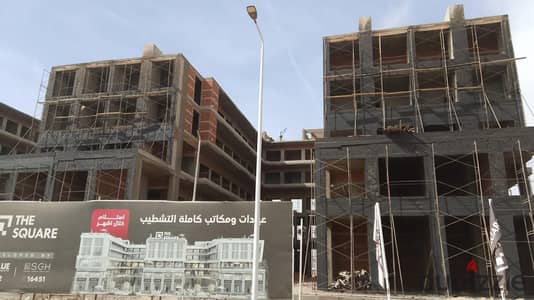 عياده للبيع 34 متر فى الشروق على محور الحريه مباشرة