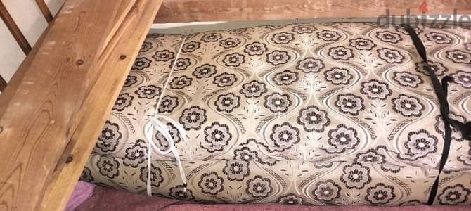 مرتبة قطن بحالة جيدة
