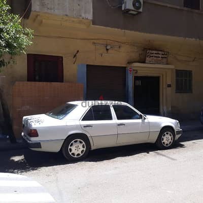 Mercedes-Benz E200 1986
