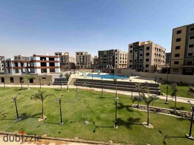 شقة لقطة للبيع استلام فوري بجوار الجامعة الامريكية مباشرة ودقايق من التسعين الجنوبي
