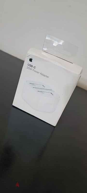 Apple 20W USB-C POWER ADAPTER (Model A2344)