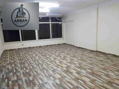 للمكاتب و المقرات الإدارية و الشركات للإيجار شقة ٢٠٠ م برخصة اداري بالتكيفات في زهراء المعادي كمبوند اشجار درنا بجانب كارفور علي الدائري موقع مميز جدا و سهل الوصول و بجانب كل الخدمات و المواصلات و المقرات الإدارية و التجارية و الشركات الكبري