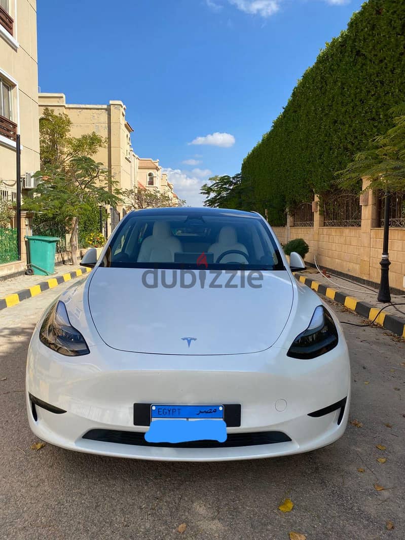 TESLA MODEL Y LIKE NEW 11000 KM
