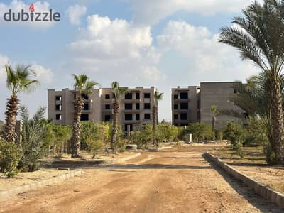 شقة للبيع متشطبة بالكامل في الشيخ زايد على شارع النزهة مباشرة في كمبوند رواية