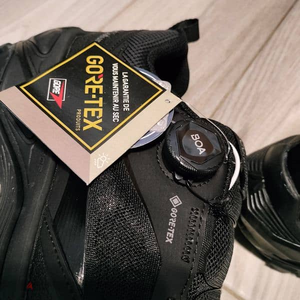 Colombia waterproof 44 8