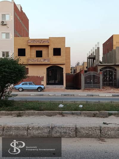 بيت للبيع في الشارع الفاصل بين حي 28 والحي 30 دورين العاشر من رمضان