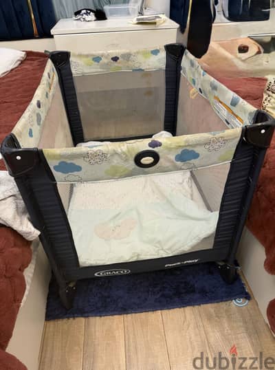 سرير أطفال (Playard) بحالة ممتازة + مرتبة + لحاف