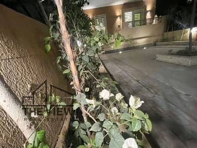 أرضي بجاردن الخمائل تشطيب فاخر فرش كامل 3 غرف