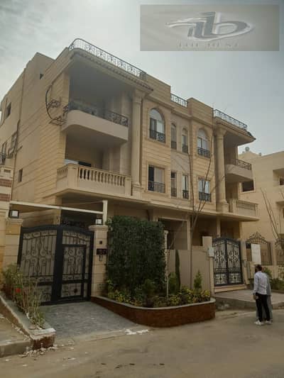  Apartment for sale in Al Qarnafel – A truly exceptional opportunity   Spacious area + older building layout = Maximum use of every square meter