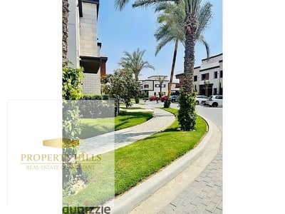 فيلا تاون هاوس 3 غرف مقدم واقساط  باقل سعرللبيع 176 مترفي ازار 2 في الجولدن سكوير التجمع الخامس نيو كايرو in Azzar Infinity Golden Square
