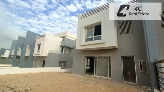 اقل سعر في الماركت استلام فوري بفيو لاند سكيب ريسيل فيلا جاهزه المعاينه في اي وقت بجوار جولدن سكوير وشارع التسعين للبيع في Hyde Park