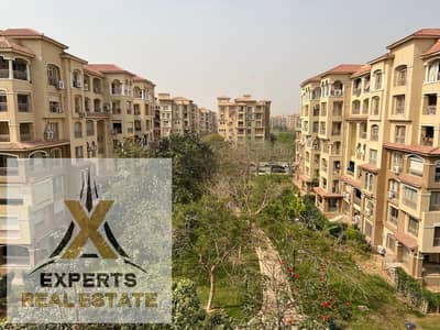 The most premium 320 sqm unit with a direct wide garden and club view in B2
