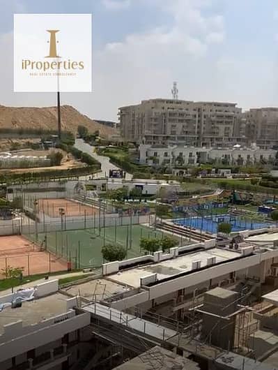 شِقه للبيع استلام فورى بفيو بانوراما على النادى فى مونتن فيو اى سيتى التجمع الخامس مرحلة كلاب بارك