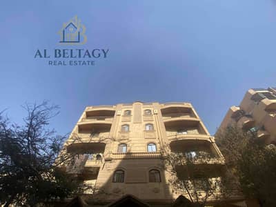 عمارة كامله للبيع مرخصة اكسترا سكن A Class بالعاصمة السياحية بأرقى مواقع مينا حدائق الاهرام