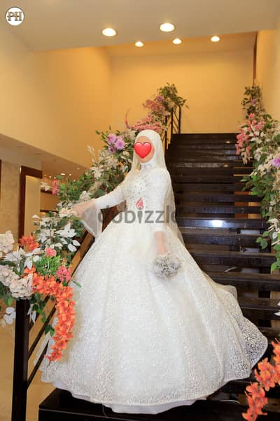 فستان زفاف + الطرحة