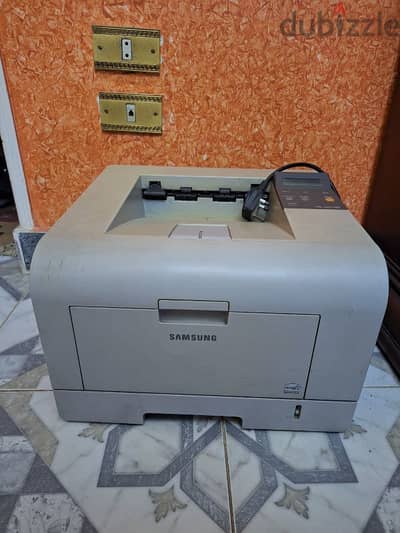 طابعة Samsung ML-3471ND بحالة ممتازة