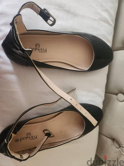 black balerina shoes