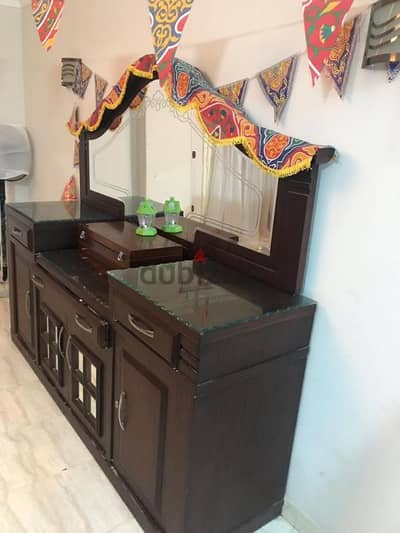 full dining room غرفه سفره كامله حاله ممتازه