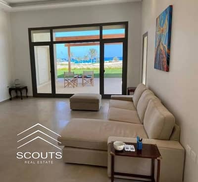 شاليه Fully Finished بالتكييفات والمطبخ Sea View على البحر دايركت للبيع فى ازها Azha راس الحكمه الساحل الشمالي North Coast بجوار فوكا باى و هاسيندا