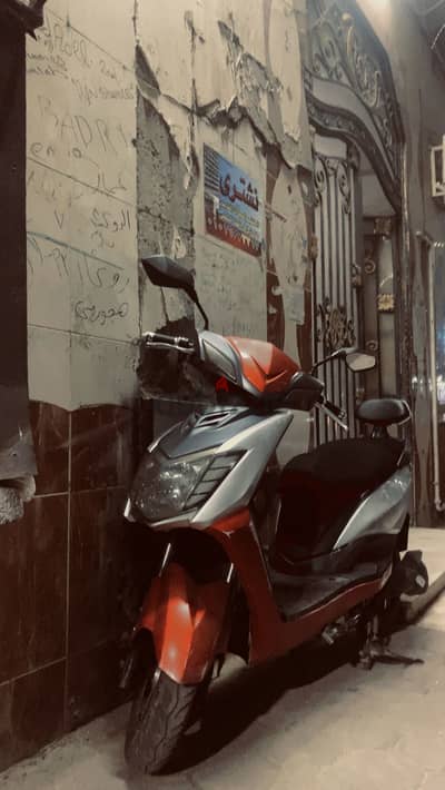 Glide g3 جلايد جي سكوتر كهرباء. محتاج بطاريات