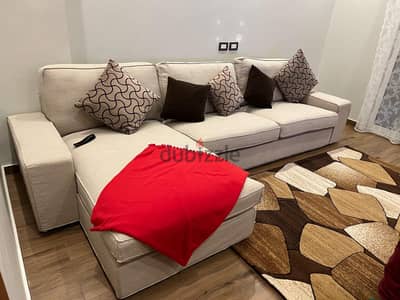كنبة L بحالة ممتازة للبيع (IKEA KIVIK)