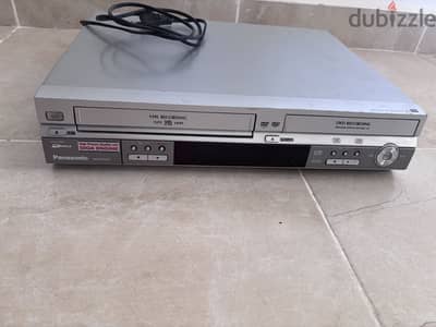 Panasonic video/DVD player - باناسونيك مشغل فيديو و دي في دي