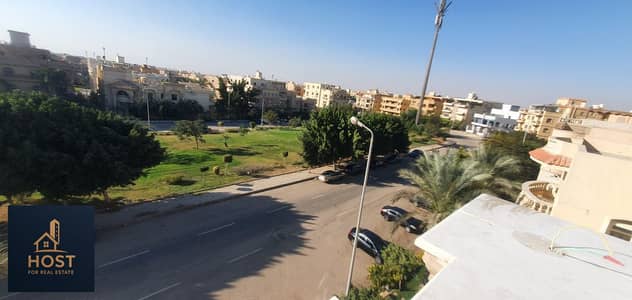 للبيع رووف في البنفسج فيلات 11  التجمع الأول