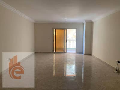 Apartment for rent in Smouha 180 m - open view
