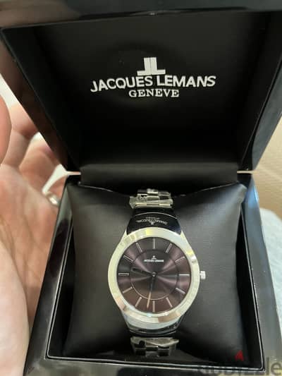 ساعة Jacques Lemans جديدة