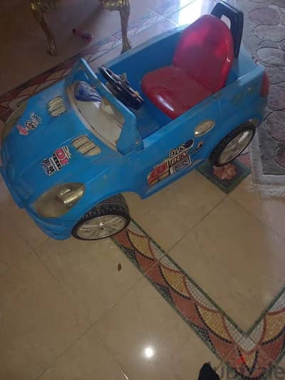 سياره أطفال كهربائيه للبيع