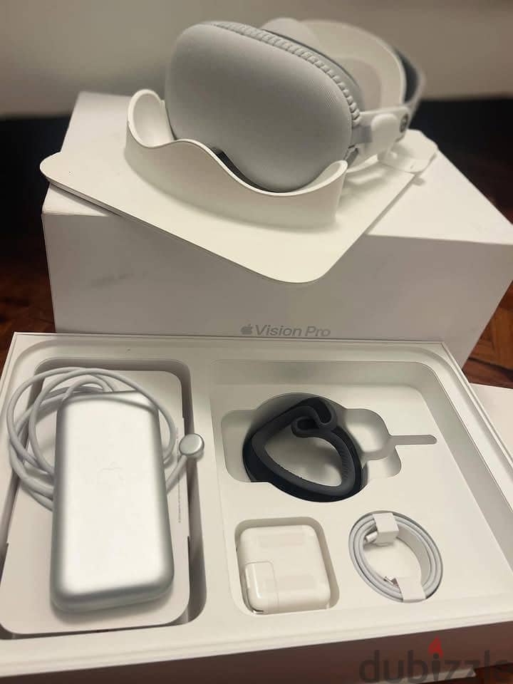 Apple Vision Pro-265GB-Like New 3