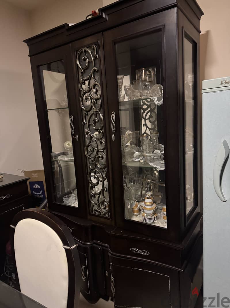 Used dining room 1